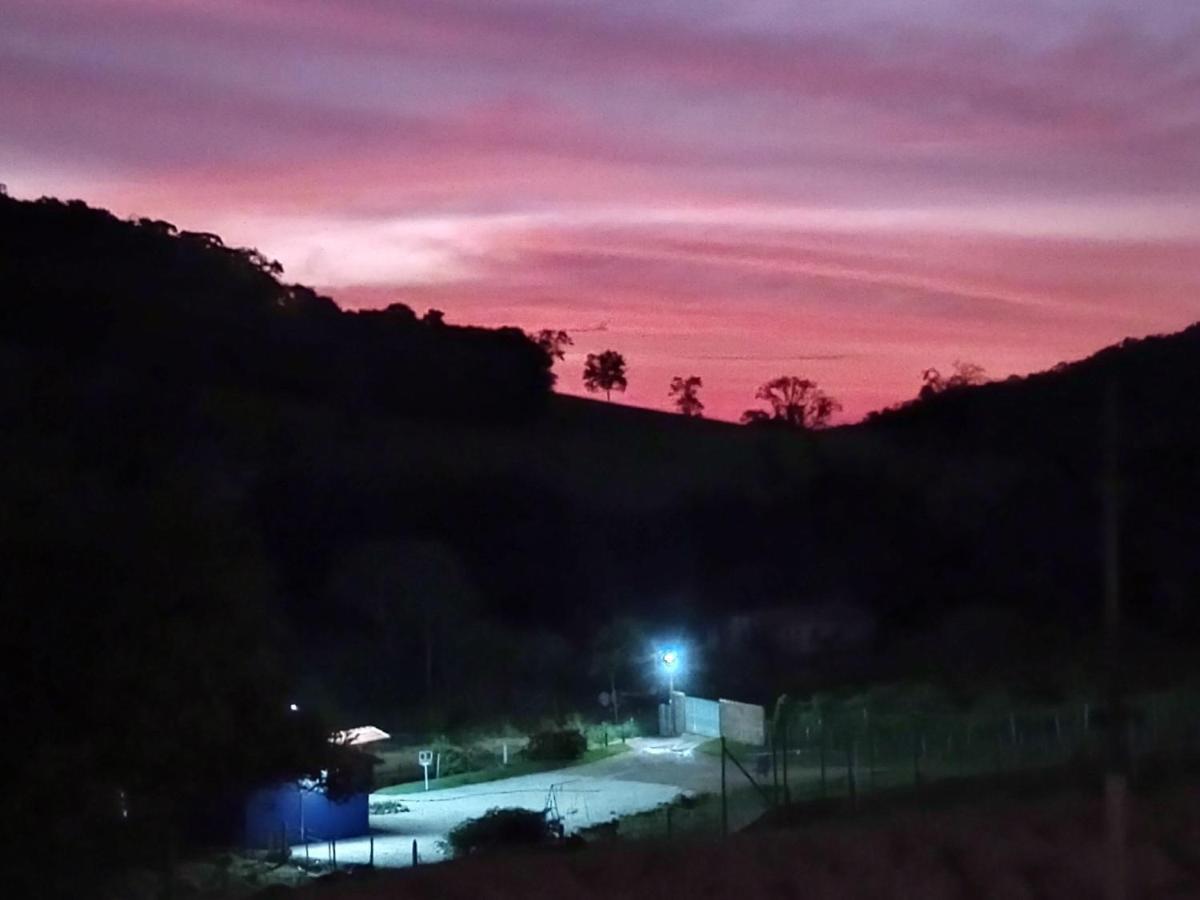 Sitio No Interior De Sp Para Curtir A Natureza Агуас да Прата Екстериор снимка